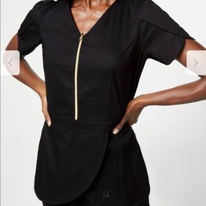 Small, black, Jaanuu scrub set with joggers!